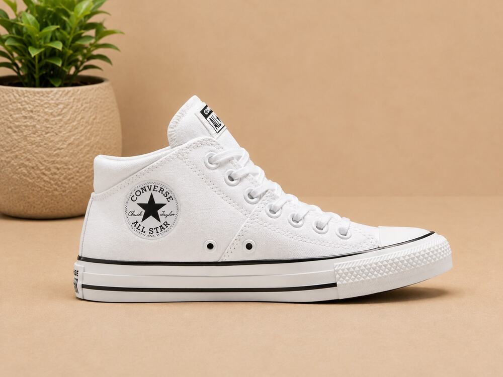 NWT ConverseNWT Women's Chuck Taylor All Star Madison Mid White/Black Size 5